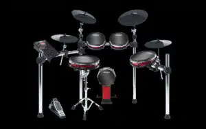 a drum set with a black background Alesis Crimson II leguidedesbatteurs.com