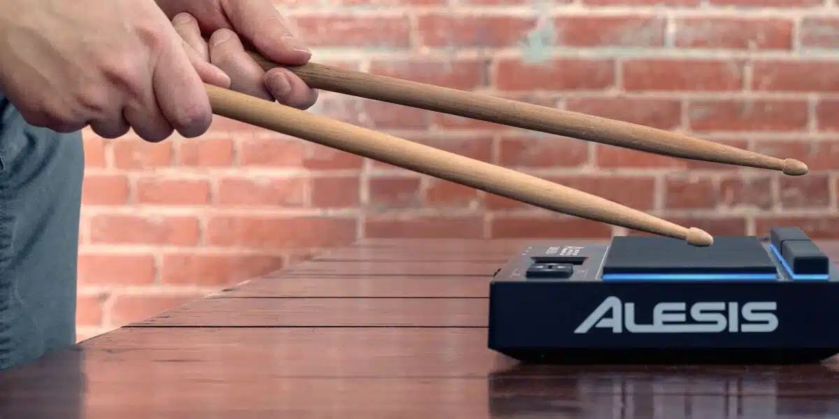Alesis sample pad 4 leguidedesbatteurs.com