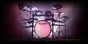 Batterie électronique Alesis sur scène