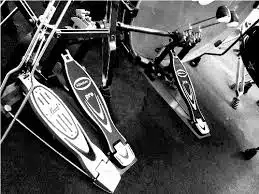 doubles pédales de batteries leguidedesbatteurs.com