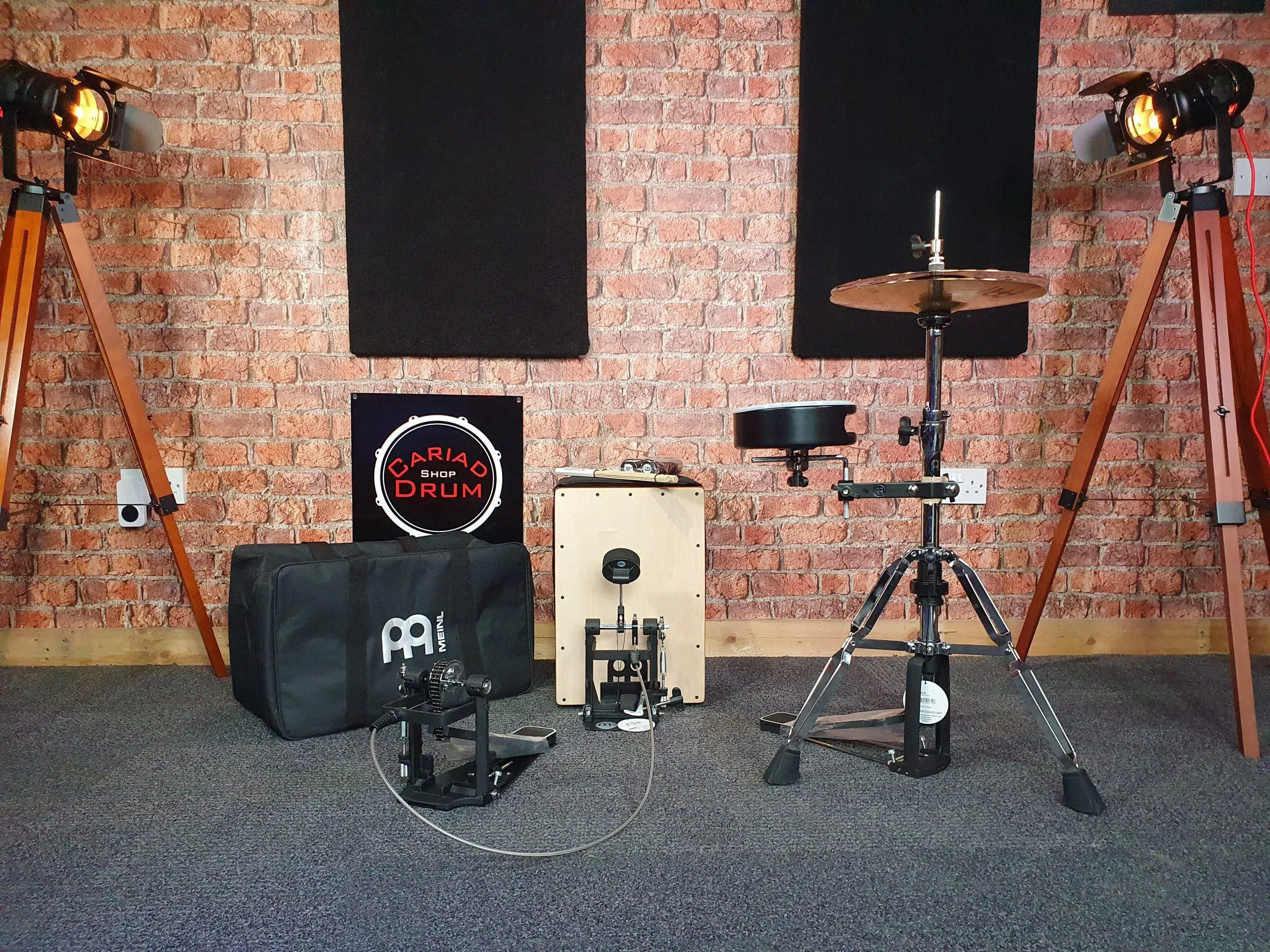 Kit de batterie avec cajón. Meinl Cajon Drumset leguidedesbatteurs.com
