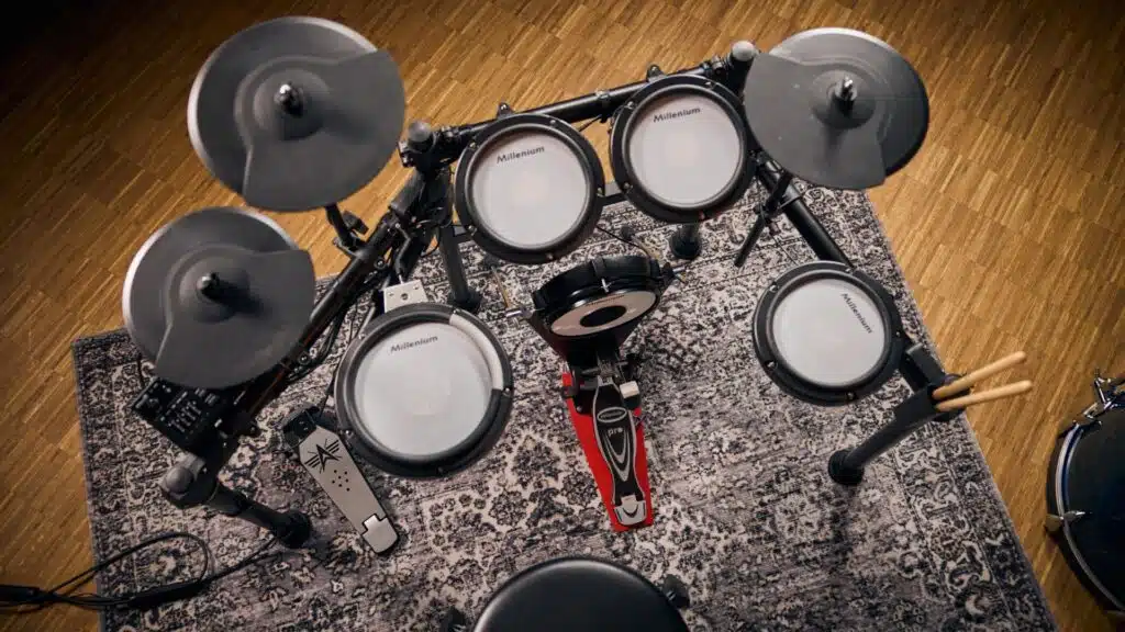 Batterie électronique avec plusieurs pads
Millenium MPS-350