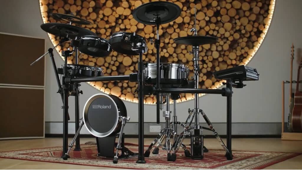 Batterie électronique dans un studio.
Roland TD713 