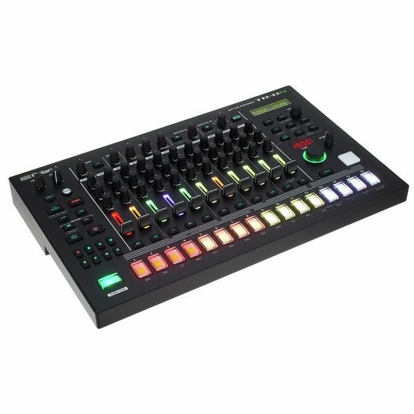 Meilleure boite a rythmes : comparatif avec la Roland TR-8S