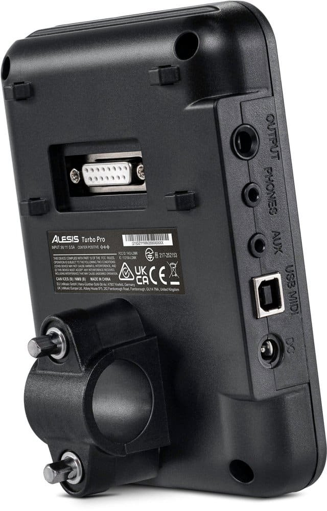 Connectique à l'arrière du module Alesis Turbo Pro : sortie, casque, entrée auxiliaire et USB