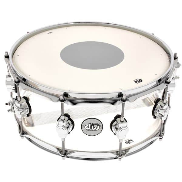 Vue trois quarts de la DW Design Acryl 14x6 avec sa peau a pastille de controle grise