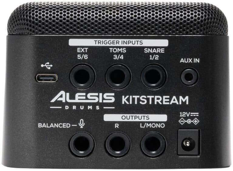 Face arrière de l’Alesis Kitstream : entrées trigger Snare 1/2, Toms 3/4 et Ext 5/6, USB-C, Aux In, entrée micro symétrique, sorties L/Mono et R, alimentation 12 V