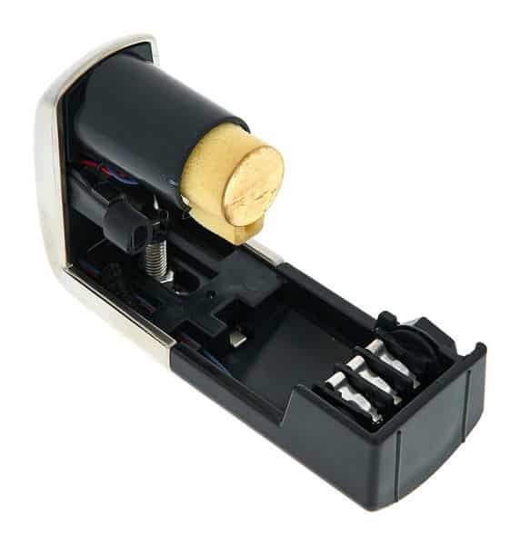 Trigger de grosse caisse 2box TrigIt ouvert : capteur dans un cylindre noir et ressort