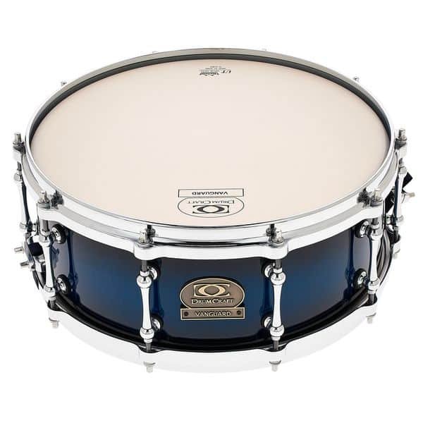 DrumCraft Vanguard Maple 14x5,5 en finition Blue Burst avec ses cercles moules
