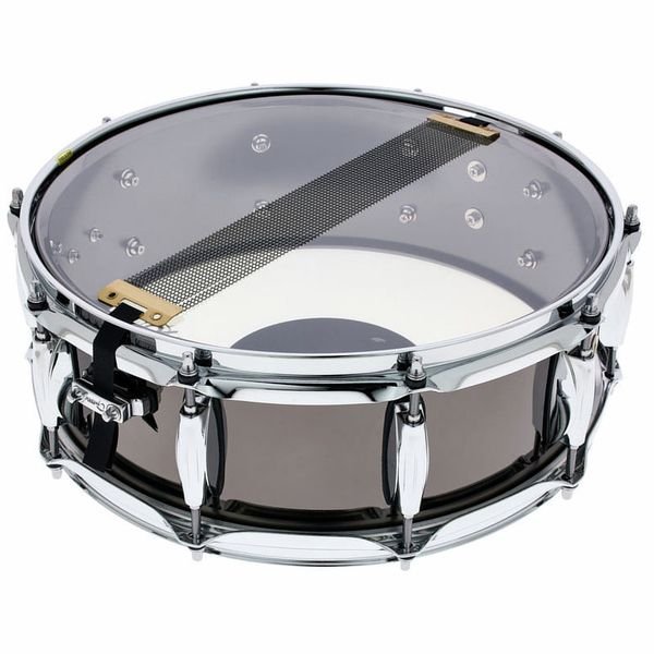 Vue de trois quarts de la Gretsch Black Nickel over Steel 14x5