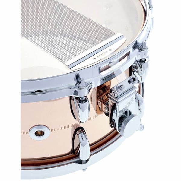 Vue de trois quarts de la Gretsch USA Bronze 14x6,5