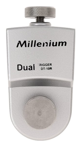 Millenium DT-10R vu de face : boîtier argenté marqué Dual Trigger et molette de réglage