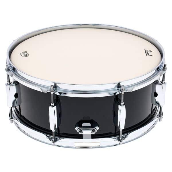 Vue de profil de la Pearl Export SD et de ses coquilles chromees