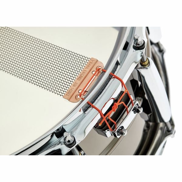Vue de trois quarts de la Pearl Sensitone Brass