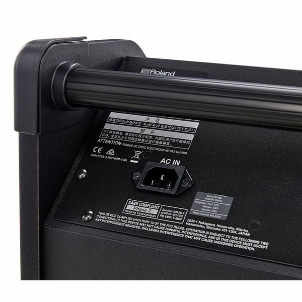 Roland PM-200 sous une batterie électronique