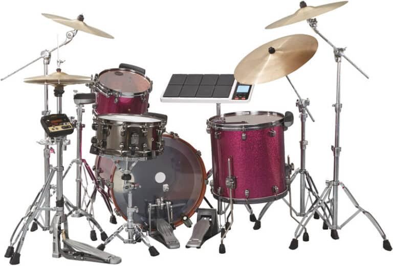 Kit hybride : batterie acoustique avec module Roland et pad de percussion Ă huit zones