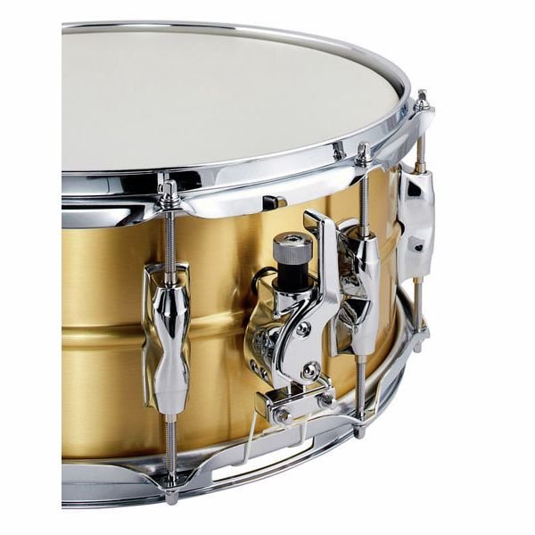 Vue de dessus de la Recording Custom Brass avec sa peau Remo Ambassador