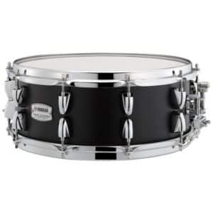 Yamaha Tour Custom 14x5,5 en finition Licorice Satin avec ses cercles Inverse Dyna