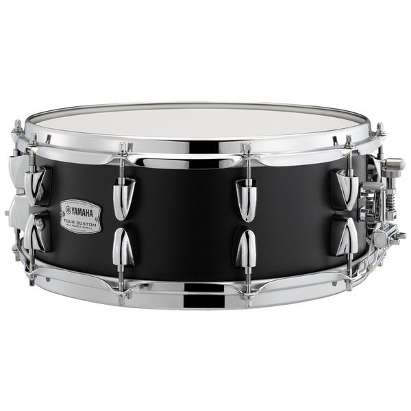 Yamaha Tour Custom 14x5,5 en finition Licorice Satin avec ses cercles Inverse Dyna